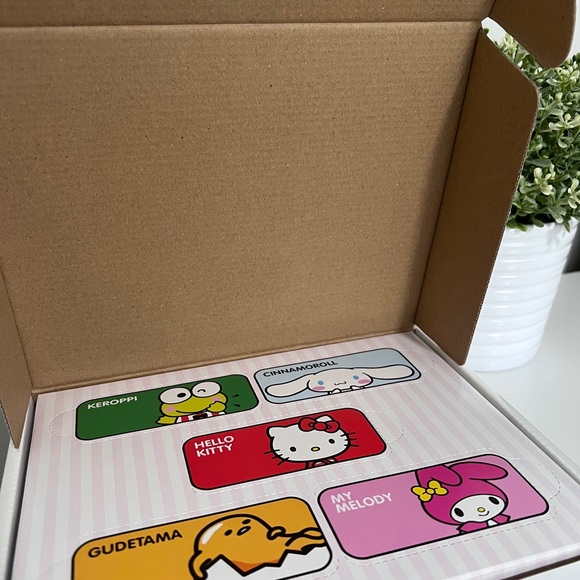 Hot Wheels x Sanrio Character Car 5-Pack - Picture 2 of 8